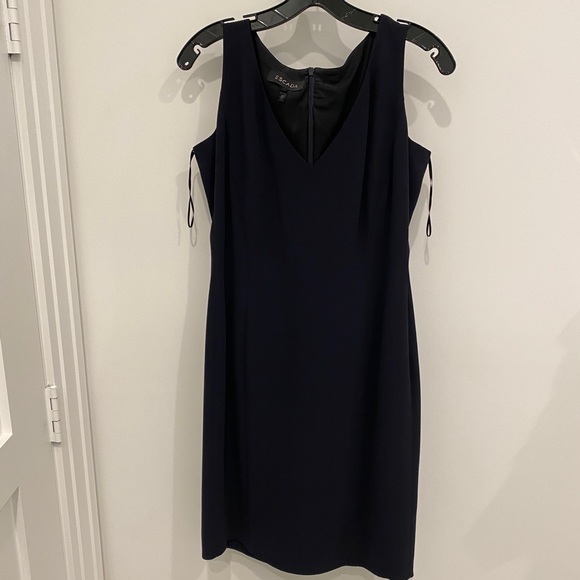 ⭐️🌴 Escada V Neck Silk Navy Dress - Picture 1 of 4